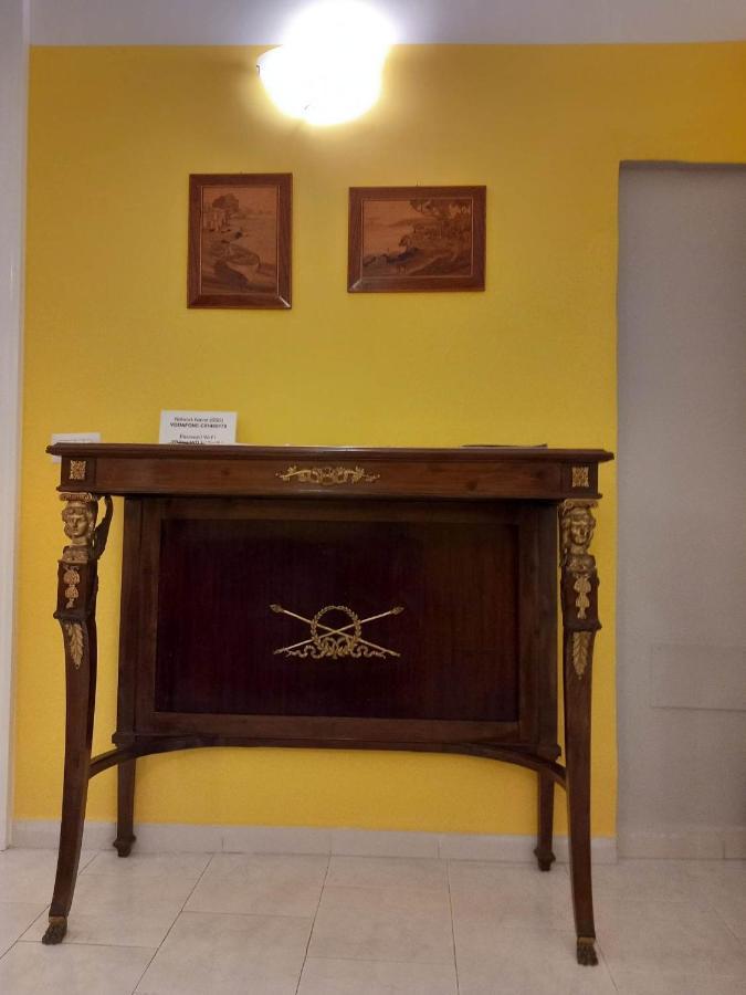 Santa Chiara Home Spaccanapoli מראה חיצוני תמונה